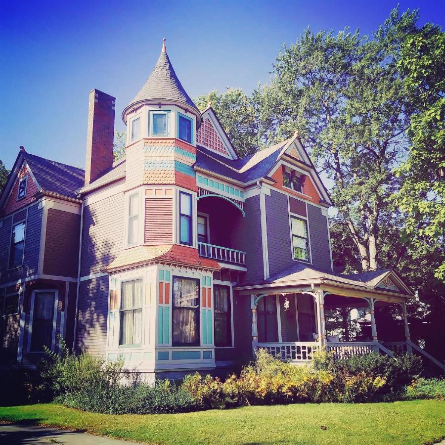 Innisfree Bed & Breakfast South Bend Exterior photo
