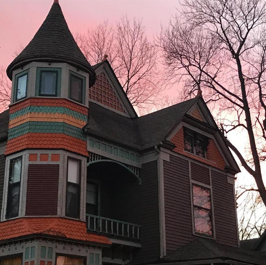 Innisfree Bed & Breakfast South Bend Exterior photo