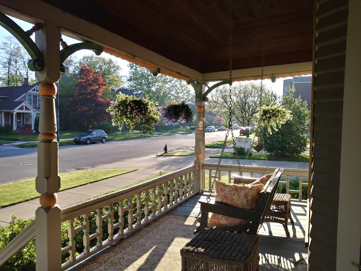Innisfree Bed & Breakfast South Bend Exterior photo